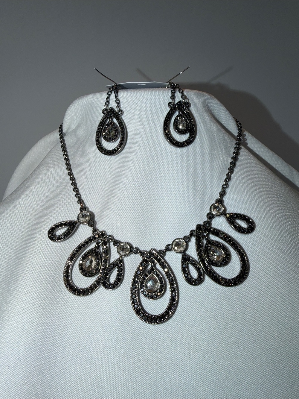 Elegant Black Tear-Drop Crystal Necklace & Earring Set